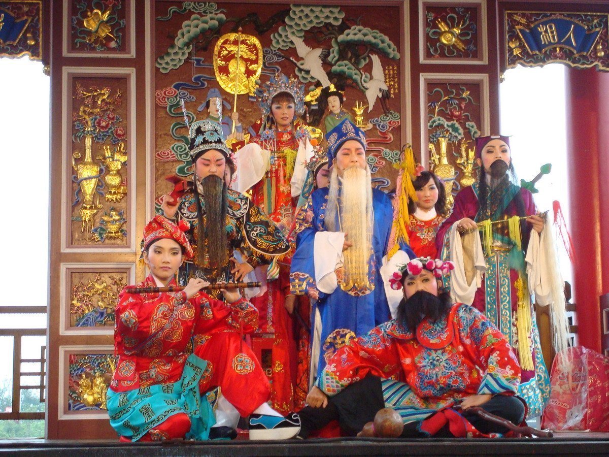 【清淨咒】「太上延生,台光英靈;劈陰陰鬼,延壽長靈;邪不入真氣,長在依吉。指教三清急急如律令!」