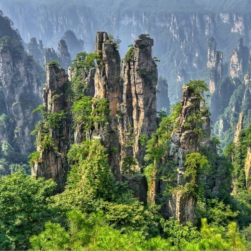 深谷峭壁　張家界夢幻阿凡達奇景