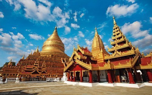 兩千座佛塔環繞 感受濃厚佛教文化
