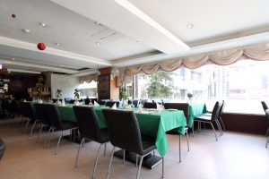 圖/室內用餐環境寬敞明亮，舒適不擁擠