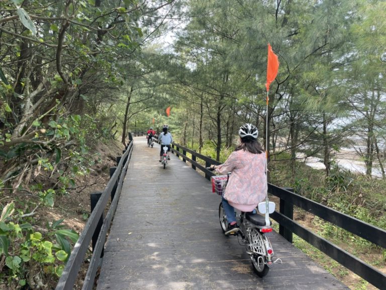 騎鐵馬遊北海岸享受海天人文美景