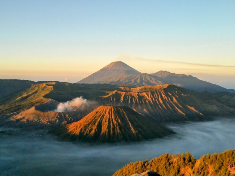 印尼雙城記：泗水婆羅摩火山朝聖日出，日惹婆羅浮屠探尋千年佛光